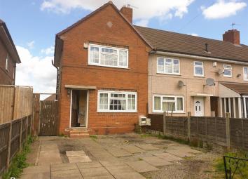 Semi-detached house To Rent in Wednesbury