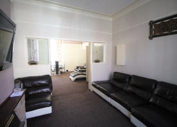 Terraced house For Sale in Oldham
