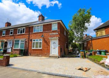 Semi-detached house To Rent in Smethwick