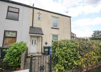 End terrace house To Rent in Manchester