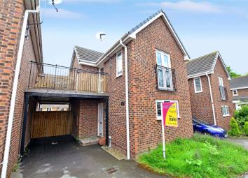 Semi-detached house For Sale in Castleford