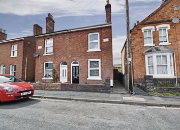 Semi-detached house For Sale in Worcester