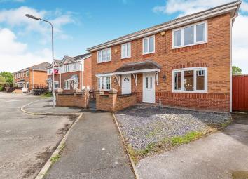 Semi-detached house For Sale in Prescot