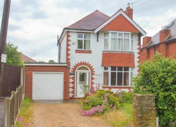 Detached house For Sale in Droitwich