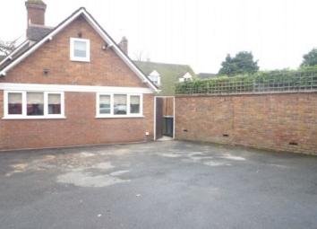 Flat To Rent in Warwick