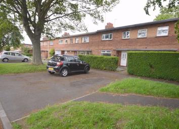 Terraced house For Sale in Stone