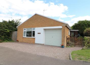 Detached bungalow For Sale in Gloucester