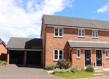 Semi-detached house To Rent in Redditch