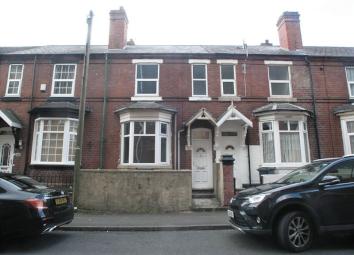 Terraced house For Sale in Dudley
