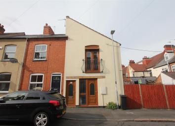 End terrace house For Sale in Hinckley