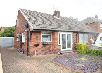 Bungalow For Sale in Leeds