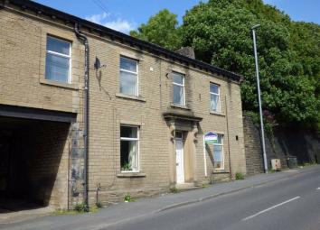 Studio To Rent in Huddersfield