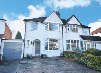 Semi-detached house To Rent in Solihull