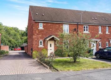 3 Bedroom End terrace house for sale