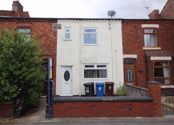 Terraced house For Sale in Wigan