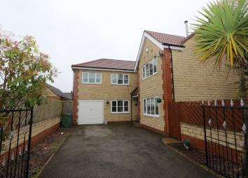 Detached house For Sale in Goole