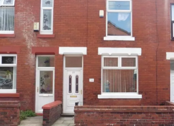 Terraced house To Rent in Oldham