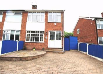 Semi-detached house For Sale in Flint