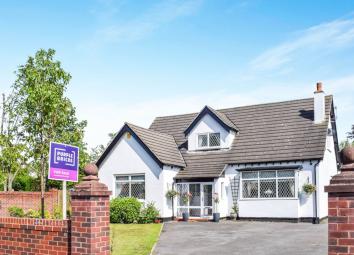 Detached house For Sale in Southport