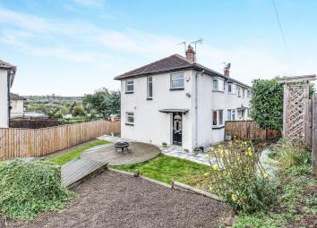 End terrace house For Sale in Leeds