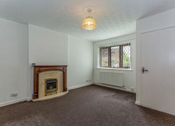 Semi-detached house To Rent in Preston