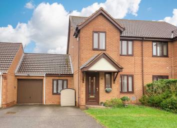 Semi-detached house For Sale in Milton Keynes