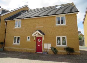 Semi-detached house For Sale in Milton Keynes