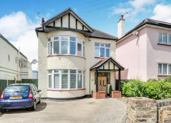 Detached house For Sale in Westcliff-on-Sea