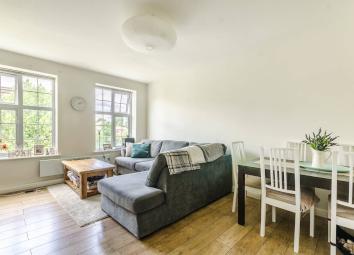 Flat For Sale in Croydon