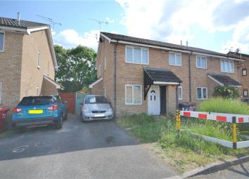 Terraced house For Sale in Slough