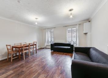 Town house To Rent in London