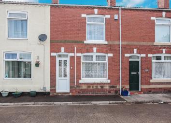 Terraced house For Sale in Rugby