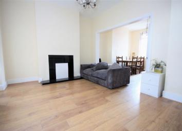 Terraced house For Sale in Hull