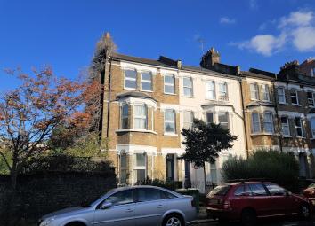 Semi-detached house To Rent in London