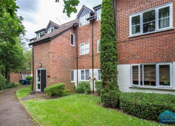 Flat For Sale in Barnet