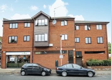 Flat To Rent in Surbiton