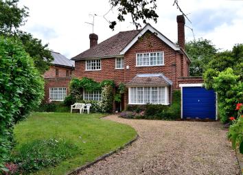 Detached house For Sale in Reading