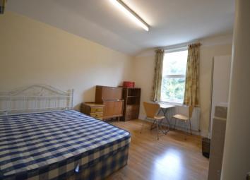 Terraced house To Rent in London