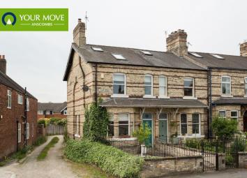 Terraced house For Sale in York