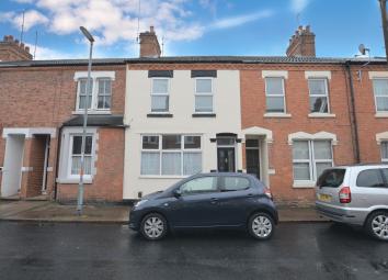 Terraced house For Sale in Northampton