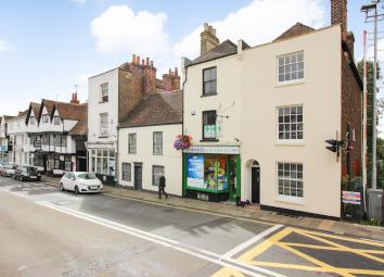 End terrace house To Rent in Canterbury