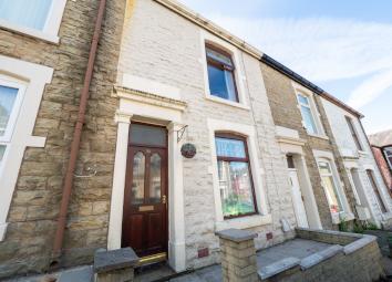 Terraced house For Sale in Darwen