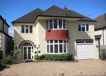 Detached house For Sale in Sutton