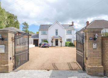 Detached house For Sale in Brentwood