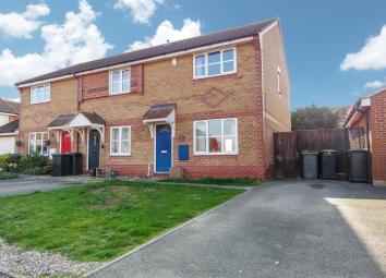End terrace house For Sale in Sandy