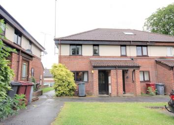 End terrace house For Sale in Reading