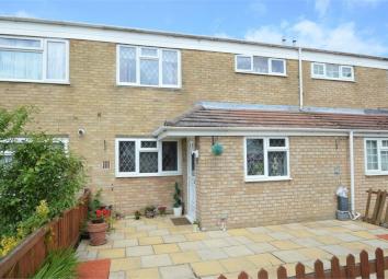 Terraced house For Sale in Walton-on-Thames