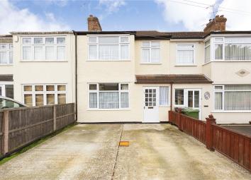 Terraced house For Sale in Romford