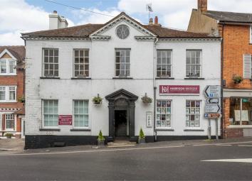3 Bedroom Maisonette for sale