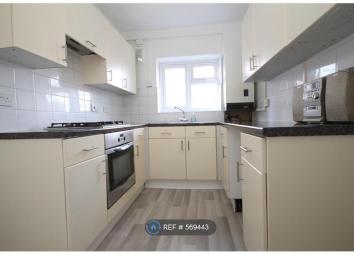 Flat To Rent in Sutton